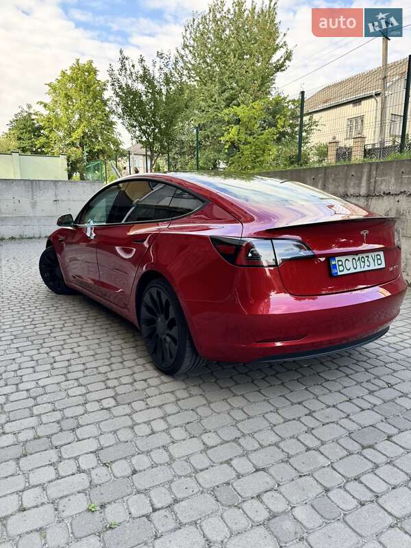 Седан Tesla Model 3 2021 в Львове