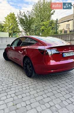 Седан Tesla Model 3 2021 в 