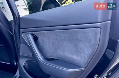 Седан Tesla Model 3 2018 в 