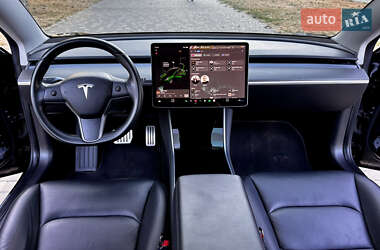 Седан Tesla Model 3 2018 в 