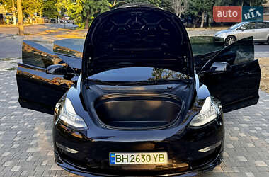 Седан Tesla Model 3 2018 в 