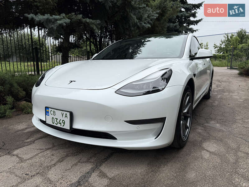 Седан Tesla Model 3 2021 в Ніжині