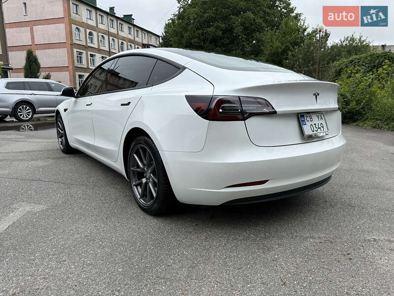 Седан Tesla Model 3 2021 в Ніжині