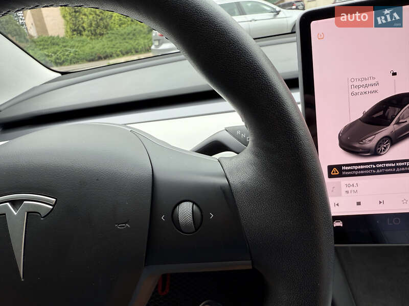 Седан Tesla Model 3 2021 в Ніжині