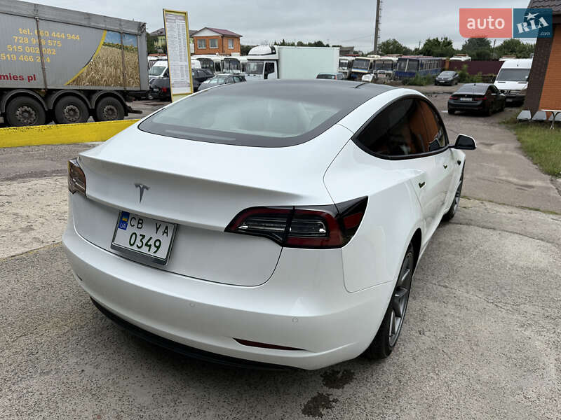 Седан Tesla Model 3 2021 в Ніжині