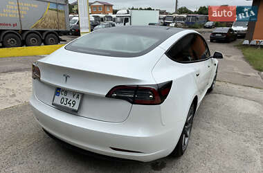 Седан Tesla Model 3 2021 в 