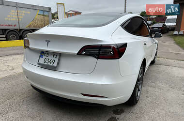 Седан Tesla Model 3 2021 в 