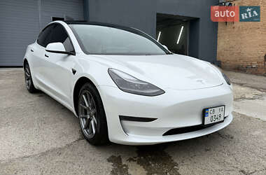 Седан Tesla Model 3 2021 в 