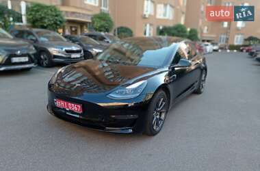 Седан Tesla Model 3 2021 в 