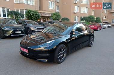 Седан Tesla Model 3 2021 в Києві