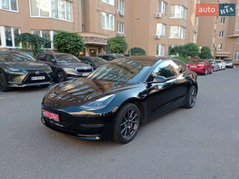 Tesla Model 3 2021