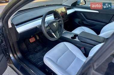 Седан Tesla Model 3 2022 в 