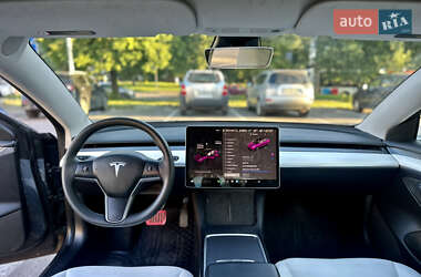 Седан Tesla Model 3 2022 в 