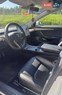 Седан Tesla Model 3 2021 в 