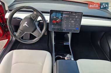 Седан Tesla Model 3 2018 в 