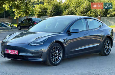 Седан Tesla Model 3 2020 в 