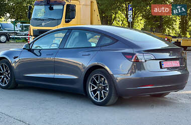 Седан Tesla Model 3 2020 в 