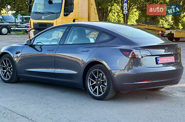 Седан Tesla Model 3 2020 в 