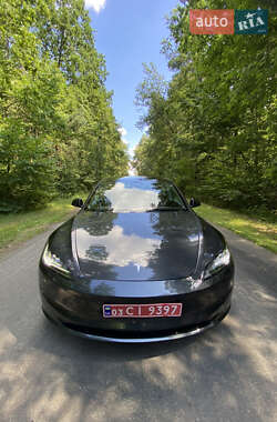 Седан Tesla Model 3 2024 в 