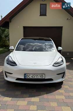 Седан Tesla Model 3 2023 в 