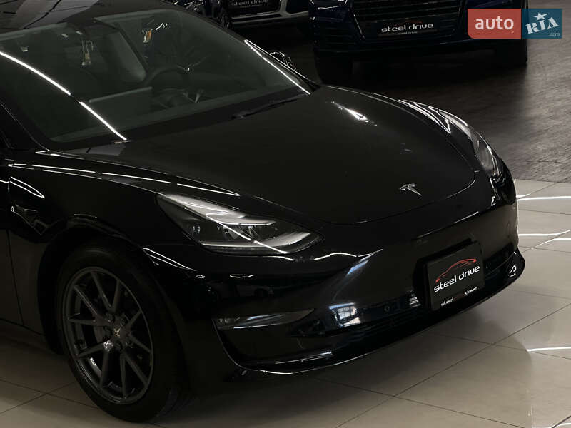 Седан Tesla Model 3 2021 в Николаеве