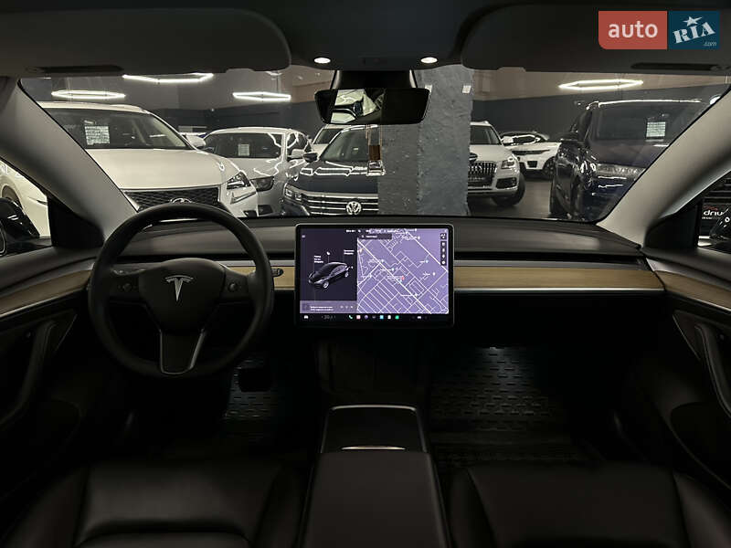 Седан Tesla Model 3 2021 в Николаеве
