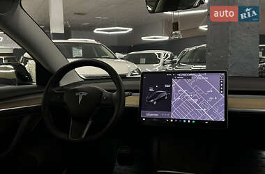 Седан Tesla Model 3 2021 в 
