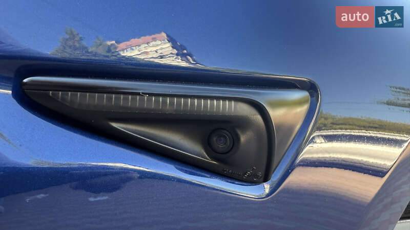 Седан Tesla Model 3 2022 в Днепре