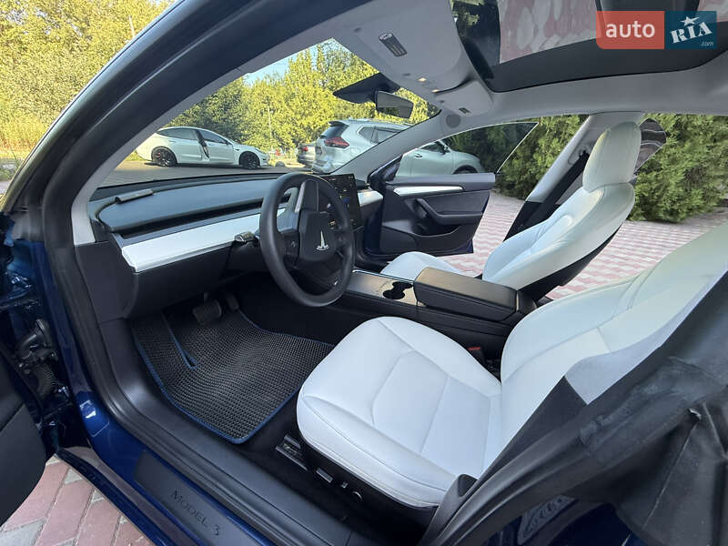 Седан Tesla Model 3 2022 в Днепре