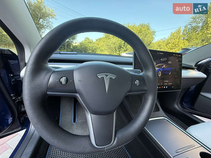 Седан Tesla Model 3 2022 в Днепре