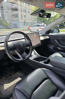 Седан Tesla Model 3 2018 в 