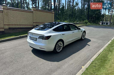 Седан Tesla Model 3 2021 в 