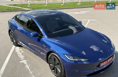 Седан Tesla Model 3 2024 в 
