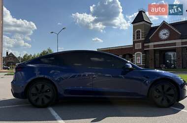 Седан Tesla Model 3 2024 в 