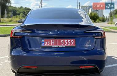 Седан Tesla Model 3 2024 в 