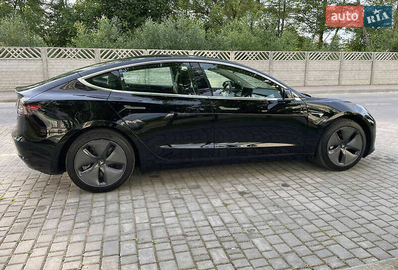 Седан Tesla Model 3 2019 в Ивано-Франковске