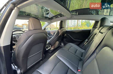 Седан Tesla Model 3 2019 в 