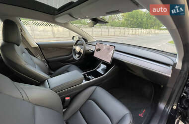 Седан Tesla Model 3 2019 в 