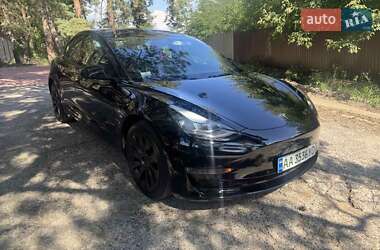 Седан Tesla Model 3 2022 в 