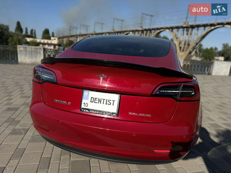 Седан Tesla Model 3 2018 в Дніпрі