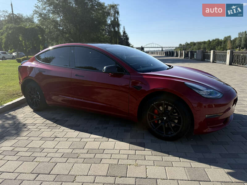 Седан Tesla Model 3 2018 в Дніпрі