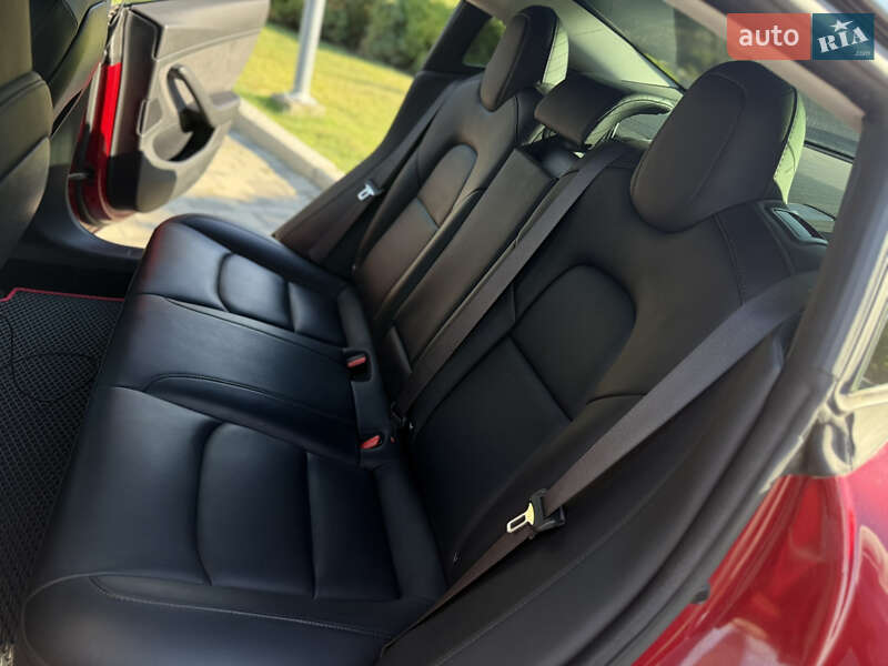 Седан Tesla Model 3 2018 в Дніпрі