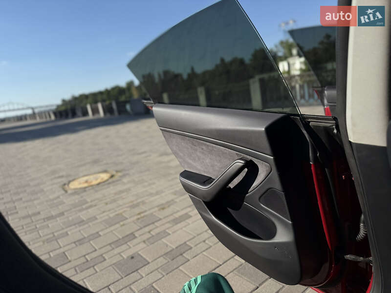 Седан Tesla Model 3 2018 в Дніпрі