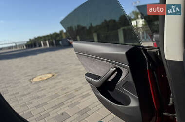 Седан Tesla Model 3 2018 в 