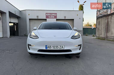 Седан Tesla Model 3 2018 в 
