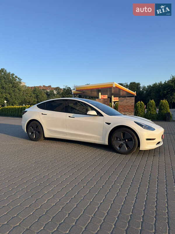 Седан Tesla Model 3 2023 в Хмельницком