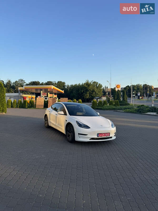 Седан Tesla Model 3 2023 в Хмельницком