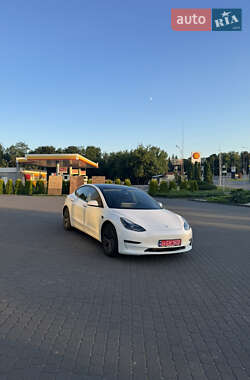 Седан Tesla Model 3 2023 в 