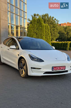 Седан Tesla Model 3 2023 в 