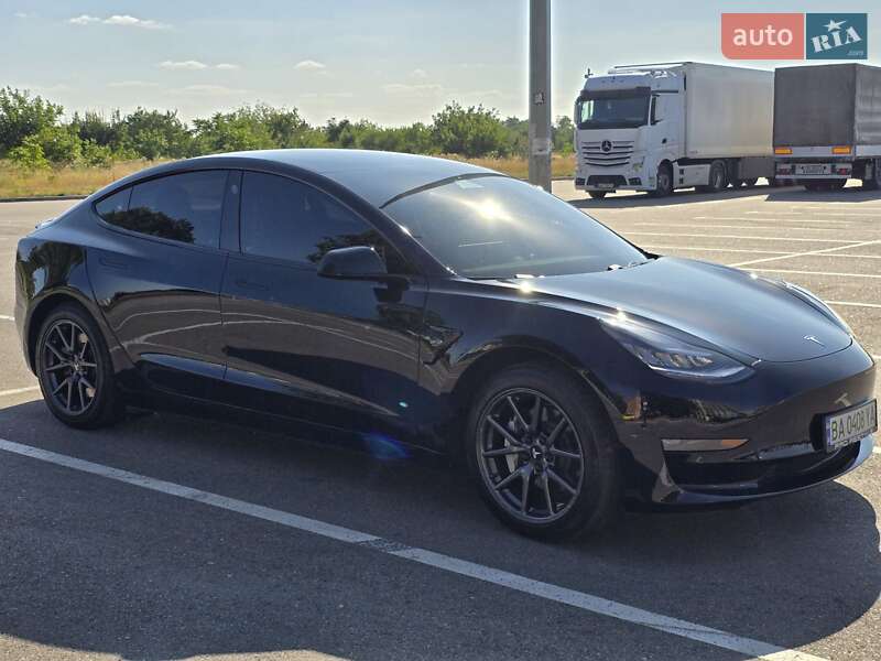 Седан Tesla Model 3 2019 в Кропивницком